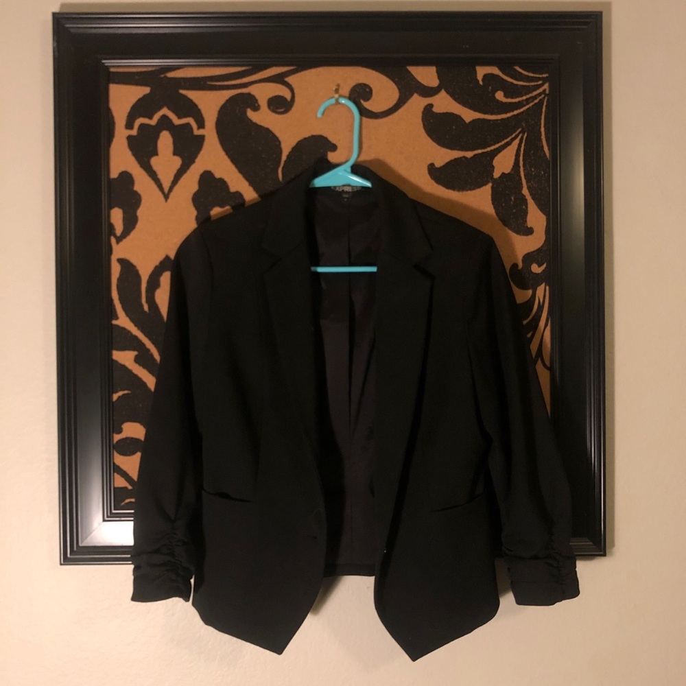 Black ruched 3/4 sleeve Express blazer